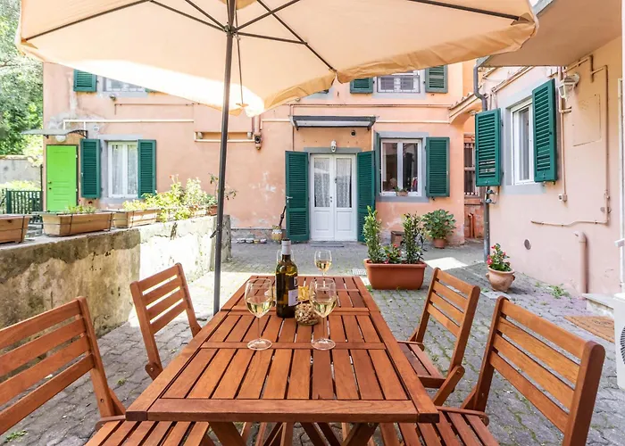 Hostly-Garden House San Lorenzo-Few Steps To Tower