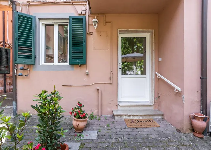 Hostly-Garden House San Lorenzo-Few Steps To Tower